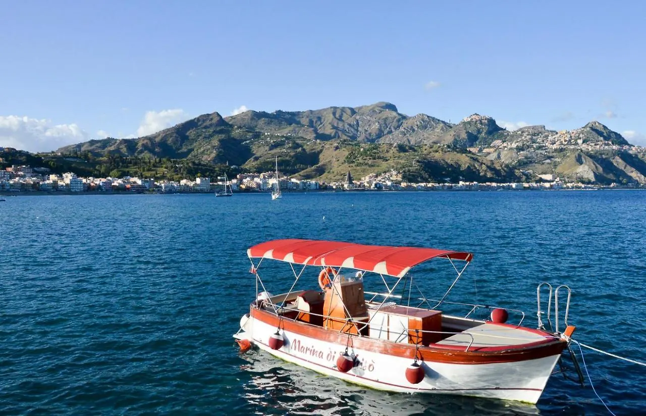 Paradise Beach Giardini-Naxos Apartment