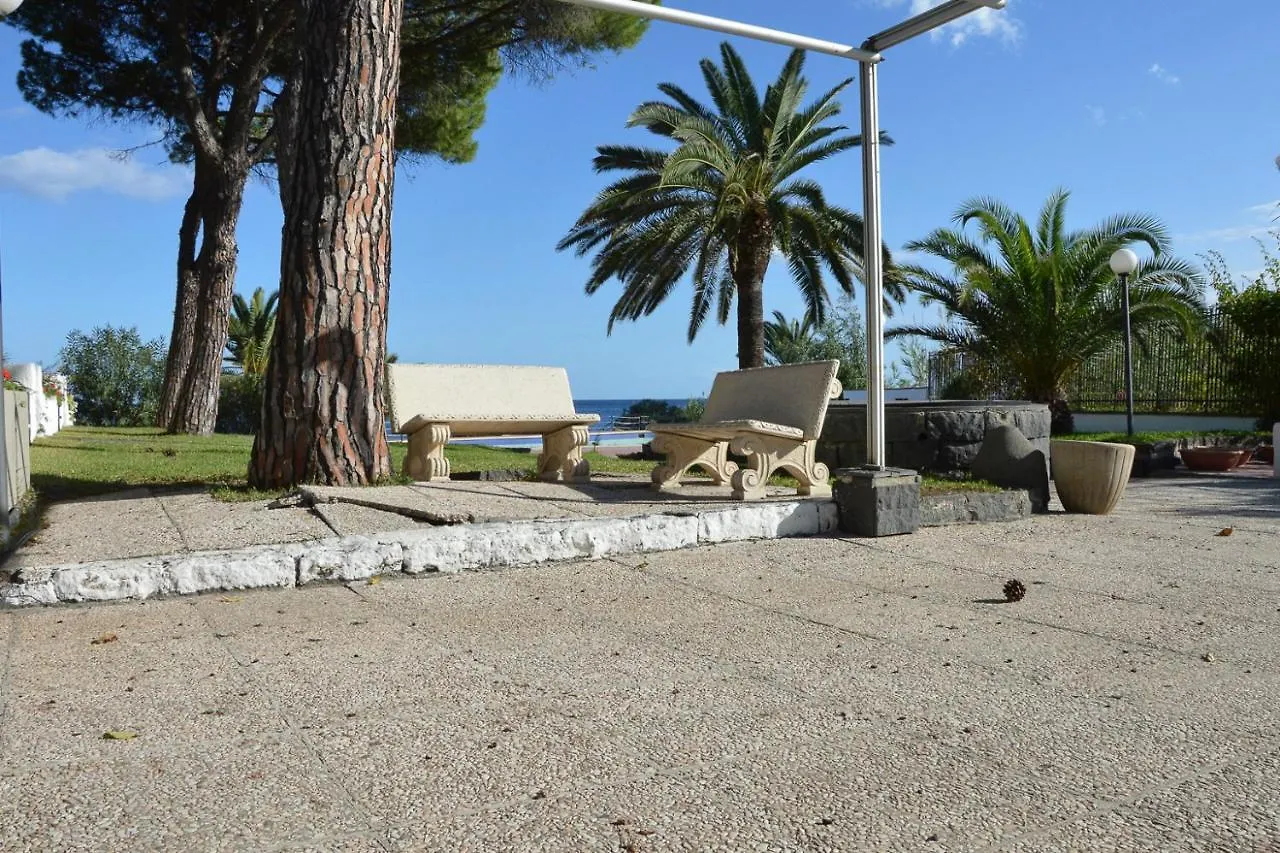 Paradise Beach Giardini-Naxos 0*,  Italien
