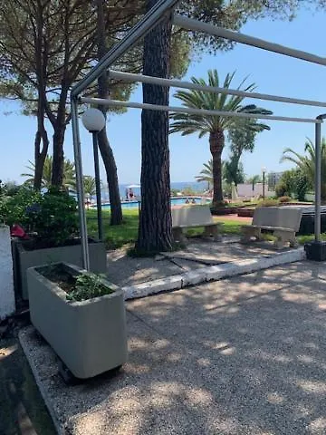 Paradise Beach Giardini Naxos 0*,  Italien